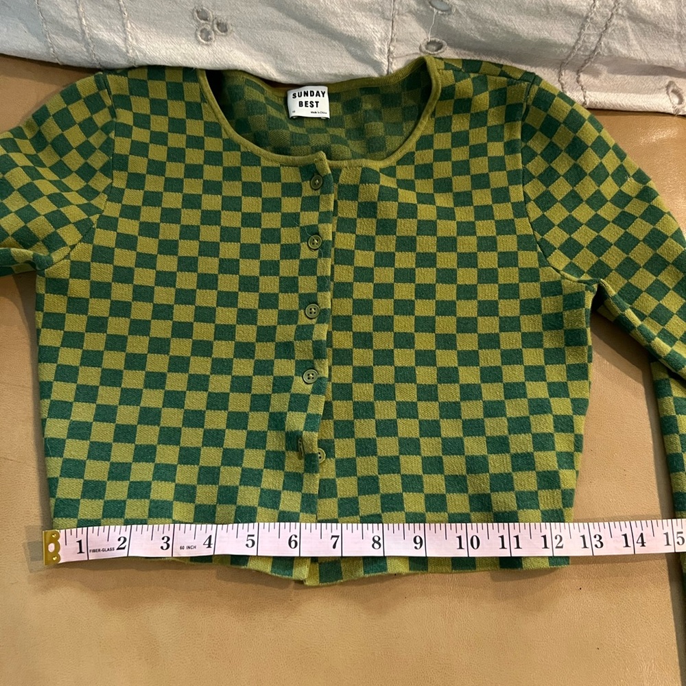 Aritzia checkered cropped cardigan - Picture 5 of 8